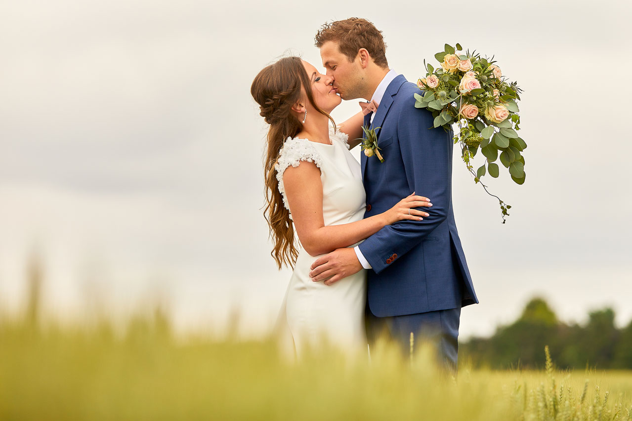 Foto uit de huwelijksreportage van Charissa en Joris door huwelijksfotograaf Jorick Michiels