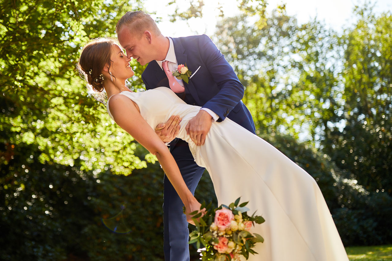Foto uit de huwelijksreportage van Dominique en Kevin door huwelijksfotograaf Jorick Michiels